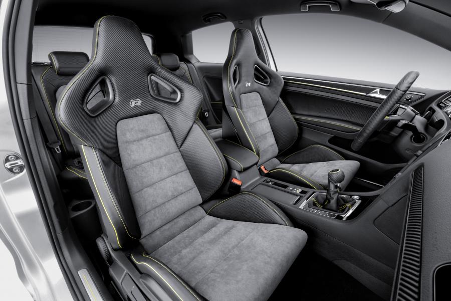 Интерьер Volkswagen Golf R 400 Concept (Typ 5G) 2014 года  (фото 4 из 11)